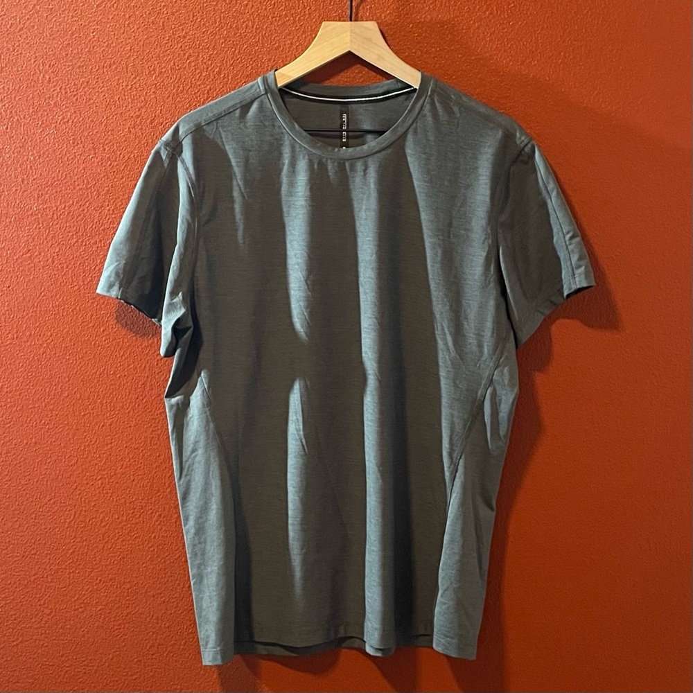 Ten Thousand Men’s Interval Performance Versatile Quick‎ Dry Training Shirt